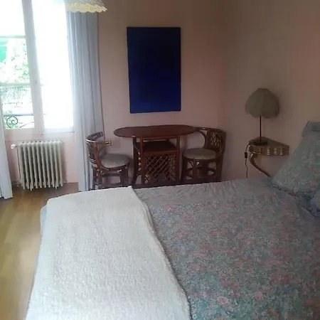 לינה וארוחת בוקר Le 37 Caylus